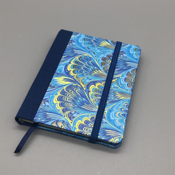 Buch Leinenrücken Gummiband handgebunden Notizen blau marmoriert